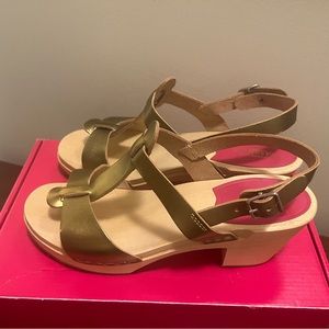 Swedish Hasbeens Gold Greek Sandal size 7, 37